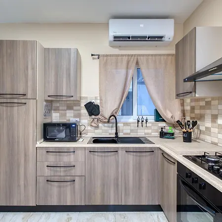 3br With Private Large Terrace In Marsascala *