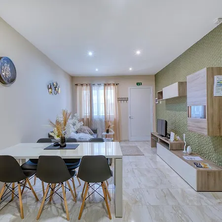 Lägenhet 3br With Private Large Terrace In Marsascala *