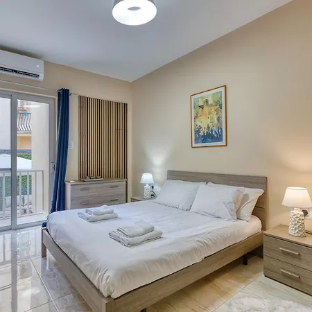 3br With Private Large Terrace In Marsascala Lägenhet