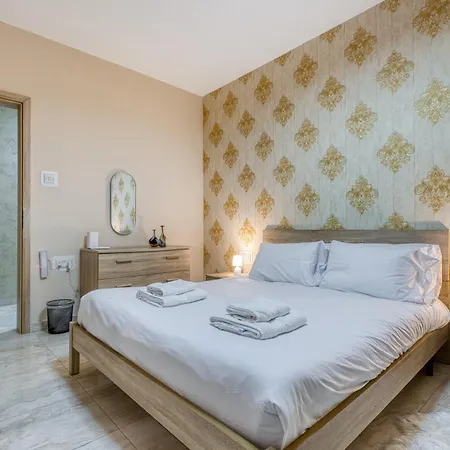 3br With Private Large Terrace In Marsascala Lägenhet *
